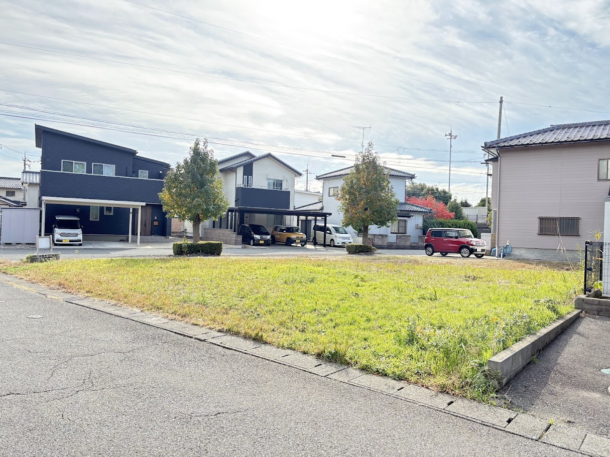 坂井市三国町運動公園三丁目[仲介]